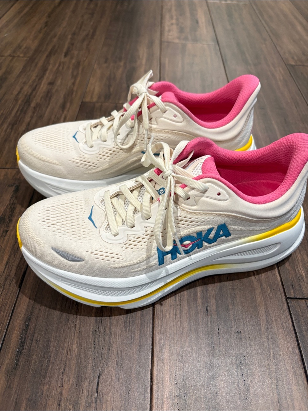 Hoka Bondi 9 Women's Athletic Shoes in Cream with Pink & Yellow Accents
